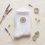 Daisy Days – Embroidered Daisy Socks